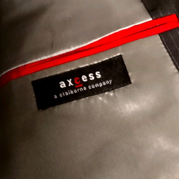 Suits - Picture 1 of 16